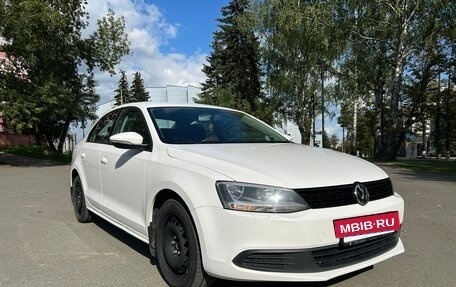 Volkswagen Jetta VI, 2013 год, 960 000 рублей, 3 фотография