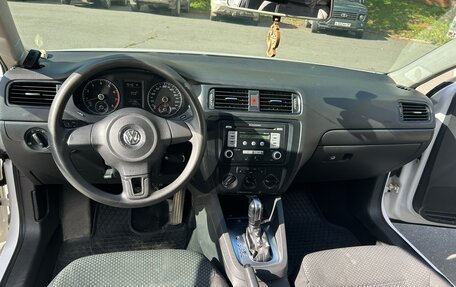 Volkswagen Jetta VI, 2013 год, 960 000 рублей, 13 фотография