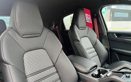 Porsche Cayenne III, 2025 год, 24 400 000 рублей, 27 фотография