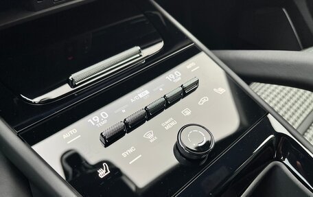 Porsche Cayenne III, 2025 год, 24 400 000 рублей, 33 фотография