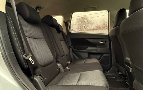 Mitsubishi Outlander III рестайлинг 3, 2017 год, 2 200 000 рублей, 7 фотография