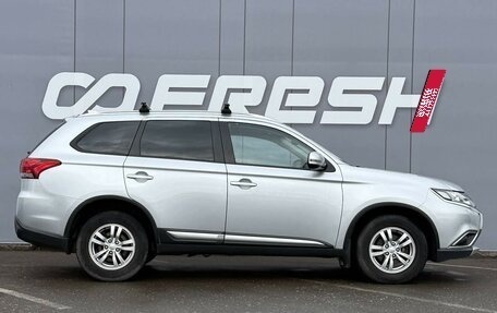 Mitsubishi Outlander III рестайлинг 3, 2017 год, 2 200 000 рублей, 5 фотография
