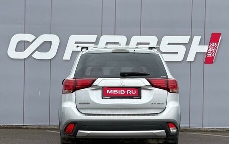 Mitsubishi Outlander III рестайлинг 3, 2017 год, 2 200 000 рублей, 4 фотография