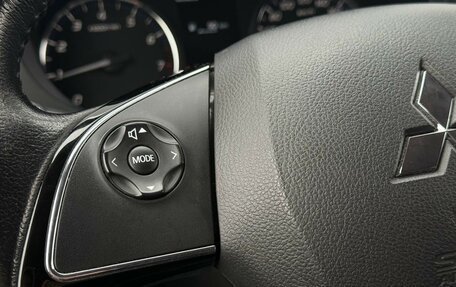 Mitsubishi Outlander III рестайлинг 3, 2017 год, 2 200 000 рублей, 15 фотография