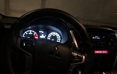 Mitsubishi Pajero Sport III рестайлинг, 2017 год, 3 000 000 рублей, 5 фотография