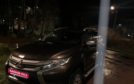 Mitsubishi Pajero Sport III рестайлинг, 2017 год, 3 000 000 рублей, 4 фотография