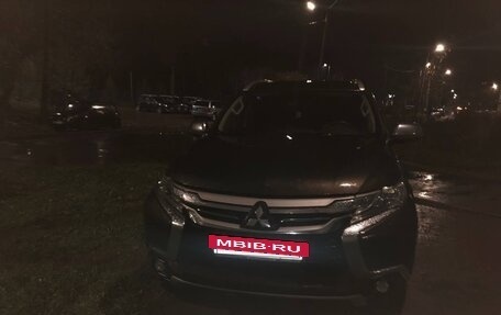 Mitsubishi Pajero Sport III рестайлинг, 2017 год, 3 000 000 рублей, 3 фотография