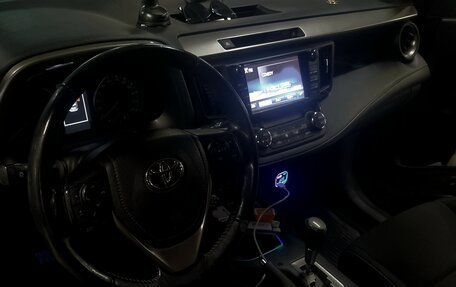 Toyota RAV4, 2017 год, 2 100 000 рублей, 10 фотография