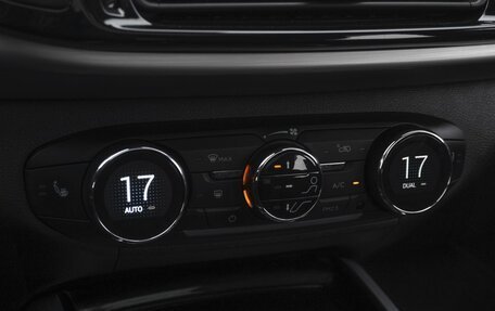 CheryExeed TXL, 2020 год, 1 989 000 рублей, 13 фотография