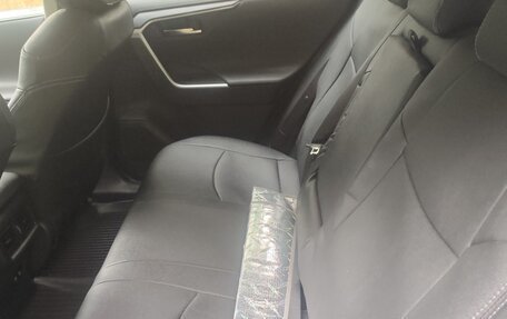 Toyota RAV4, 2021 год, 2 900 000 рублей, 2 фотография