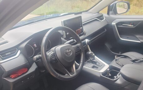 Toyota RAV4, 2021 год, 2 900 000 рублей, 3 фотография