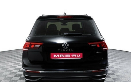 Volkswagen Tiguan II, 2021 год, 3 108 000 рублей, 6 фотография