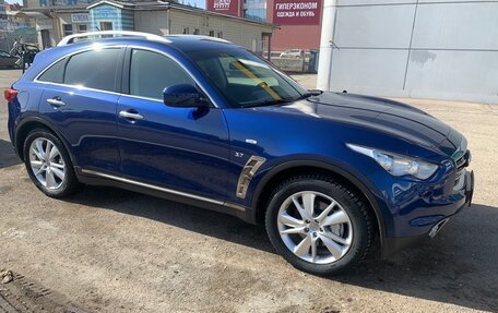 Infiniti QX70, 2014 год, 2 770 000 рублей, 8 фотография