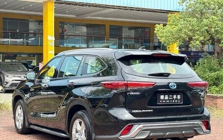 Toyota Highlander, 2022 год, 2 579 000 рублей, 2 фотография