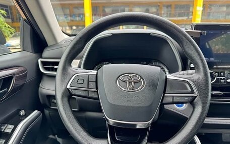 Toyota Highlander, 2022 год, 2 579 000 рублей, 8 фотография