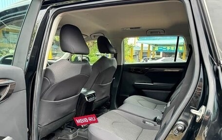 Toyota Highlander, 2022 год, 2 579 000 рублей, 3 фотография