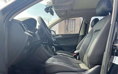 Volkswagen Tiguan II, 2022 год, 1 943 277 рублей, 7 фотография