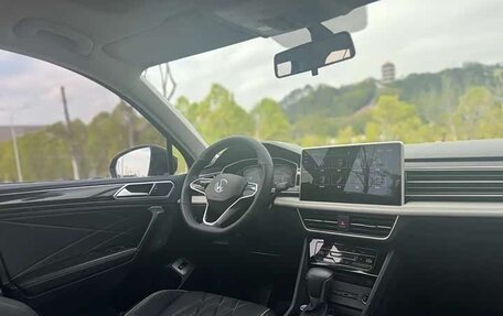 Volkswagen Tiguan II, 2022 год, 1 943 277 рублей, 9 фотография