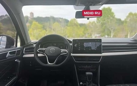 Volkswagen Tiguan II, 2022 год, 1 943 277 рублей, 10 фотография