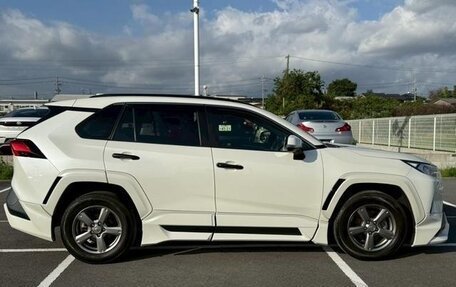 Toyota RAV4, 2021 год, 2 690 007 рублей, 4 фотография