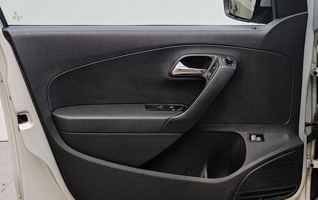 Volkswagen Polo VI (EU Market), 2010 год, 435 000 рублей, 18 фотография