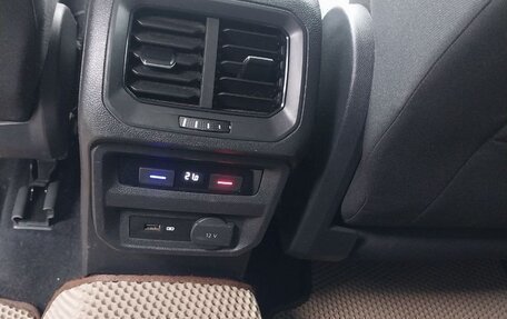 Volkswagen Tiguan II, 2020 год, 2 620 000 рублей, 9 фотография