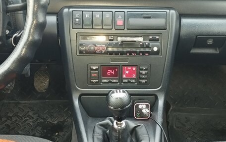 Audi A4, 1994 год, 410 000 рублей, 20 фотография