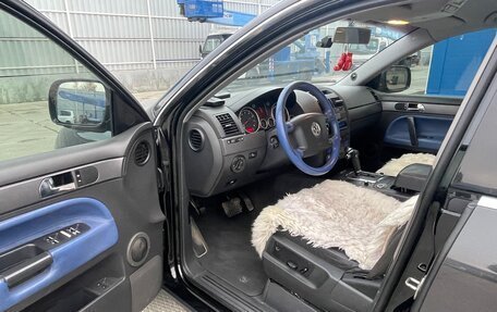 Volkswagen Touareg III, 2004 год, 956 000 рублей, 7 фотография