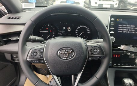 Toyota Avalon, 2022 год, 2 745 000 рублей, 18 фотография