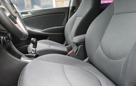 Hyundai Solaris II рестайлинг, 2014 год, 690 000 рублей, 13 фотография