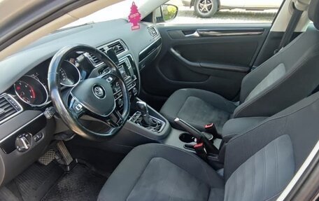 Volkswagen Jetta VI, 2017 год, 1 300 000 рублей, 15 фотография