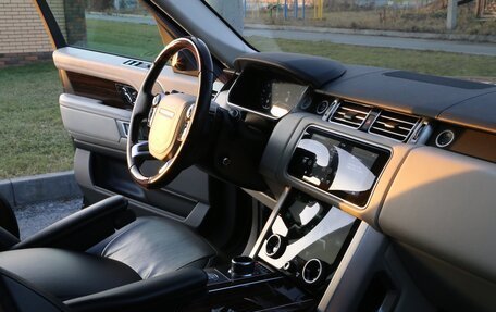 Land Rover Range Rover IV рестайлинг, 2018 год, 7 500 000 рублей, 13 фотография