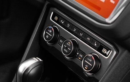 Volkswagen Tiguan II, 2018 год, 3 100 000 рублей, 6 фотография