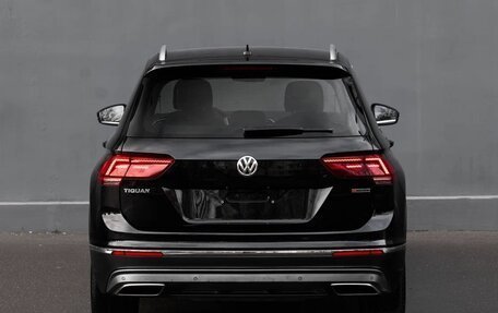 Volkswagen Tiguan II, 2018 год, 3 100 000 рублей, 12 фотография