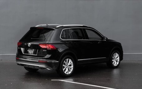 Volkswagen Tiguan II, 2018 год, 3 100 000 рублей, 22 фотография