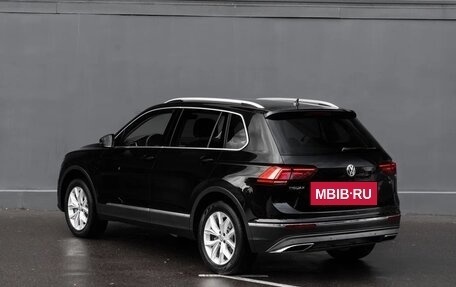 Volkswagen Tiguan II, 2018 год, 3 100 000 рублей, 21 фотография
