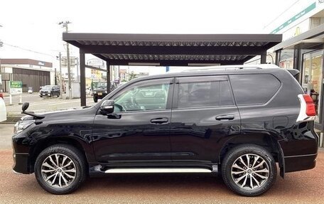 Toyota Land Cruiser Prado 150 рестайлинг 2, 2022 год, 3 670 999 рублей, 5 фотография