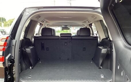 Toyota Land Cruiser Prado 150 рестайлинг 2, 2022 год, 3 670 999 рублей, 13 фотография