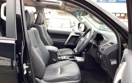 Toyota Land Cruiser Prado 150 рестайлинг 2, 2022 год, 3 670 999 рублей, 16 фотография