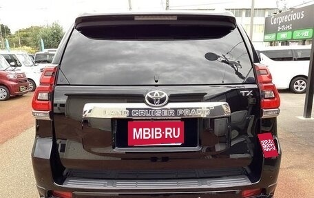 Toyota Land Cruiser Prado 150 рестайлинг 2, 2022 год, 3 670 999 рублей, 8 фотография