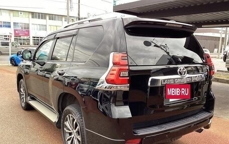 Toyota Land Cruiser Prado 150 рестайлинг 2, 2022 год, 3 670 999 рублей, 7 фотография