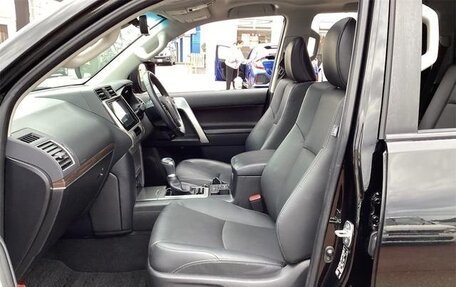 Toyota Land Cruiser Prado 150 рестайлинг 2, 2022 год, 3 670 999 рублей, 28 фотография