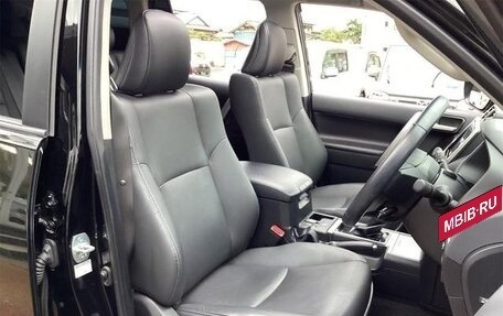 Toyota Land Cruiser Prado 150 рестайлинг 2, 2022 год, 3 670 999 рублей, 17 фотография