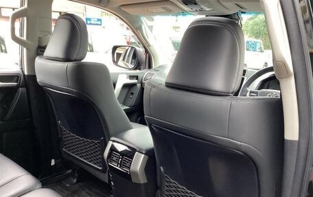 Toyota Land Cruiser Prado 150 рестайлинг 2, 2022 год, 3 670 999 рублей, 34 фотография