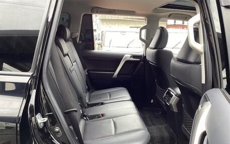 Toyota Land Cruiser Prado 150 рестайлинг 2, 2022 год, 3 670 999 рублей, 38 фотография