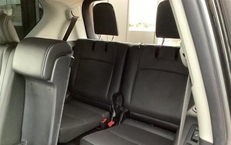 Toyota Land Cruiser Prado 150 рестайлинг 2, 2022 год, 3 670 999 рублей, 36 фотография