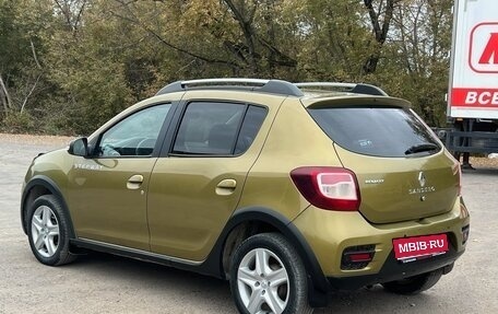 Renault Sandero II рестайлинг, 2015 год, 900 000 рублей, 1 фотография