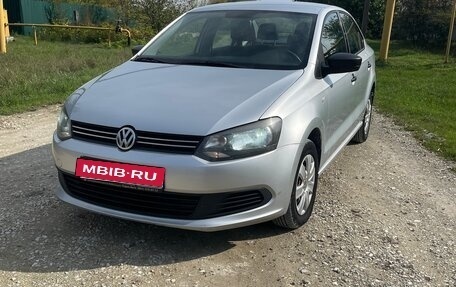 Volkswagen Polo VI (EU Market), 2014 год, 677 000 рублей, 1 фотография