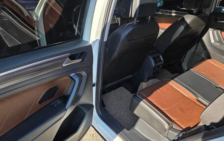 Volkswagen Tiguan II, 2022 год, 2 700 000 рублей, 8 фотография