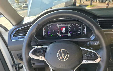 Volkswagen Tiguan II, 2022 год, 2 700 000 рублей, 12 фотография